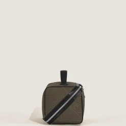 4810 jacquard toiletry case