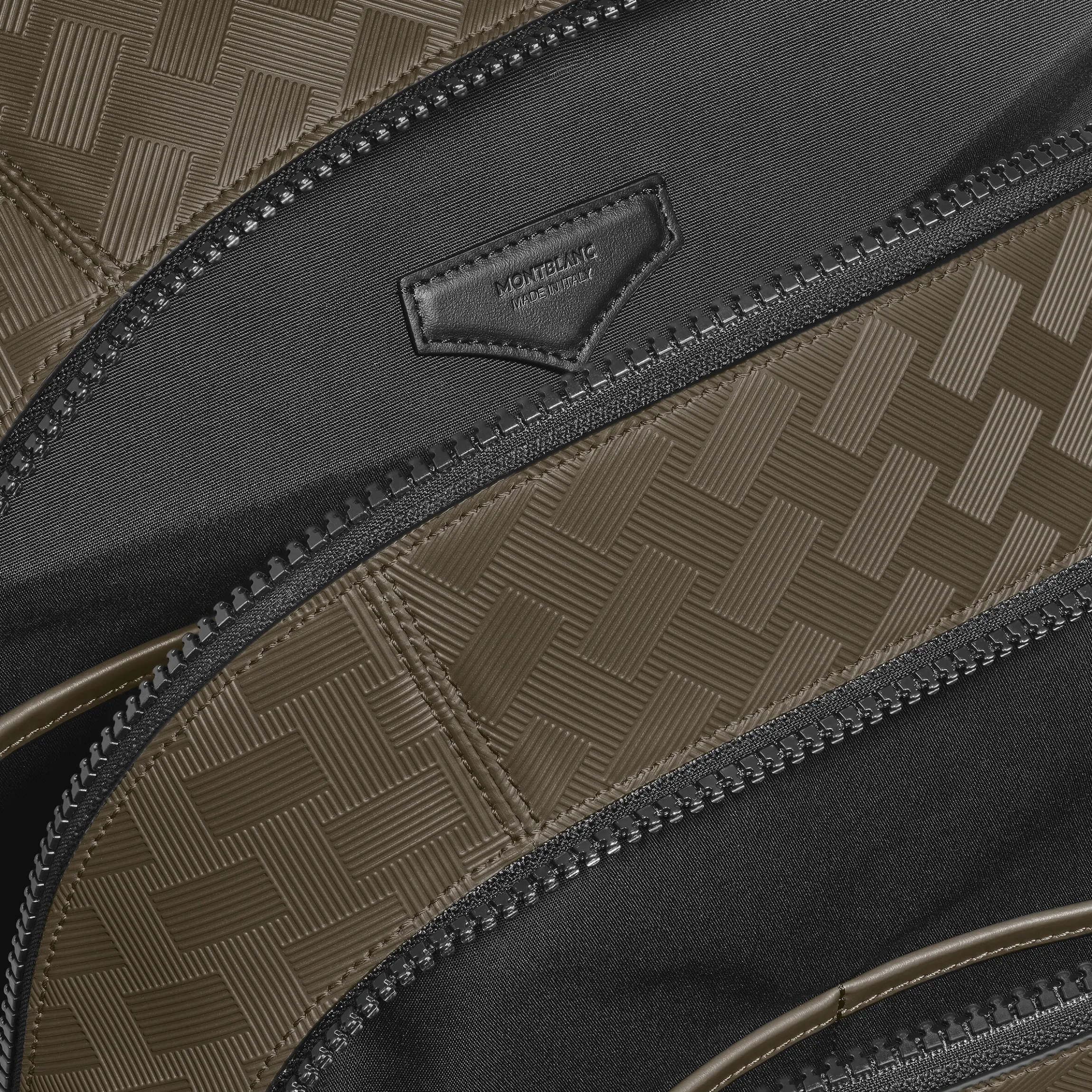Large Backpack with 3 Compartments in Extreme Leather