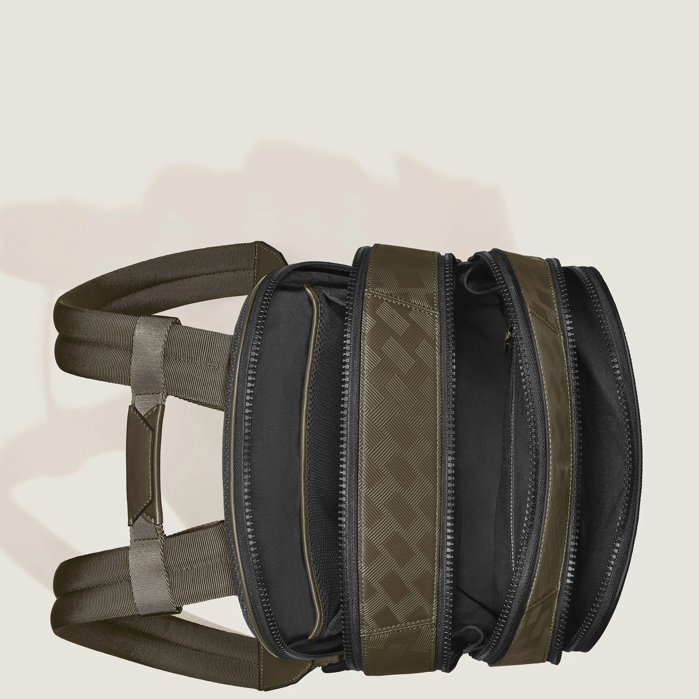 Medium Backpack with 3 Compartments in Extreme Leather