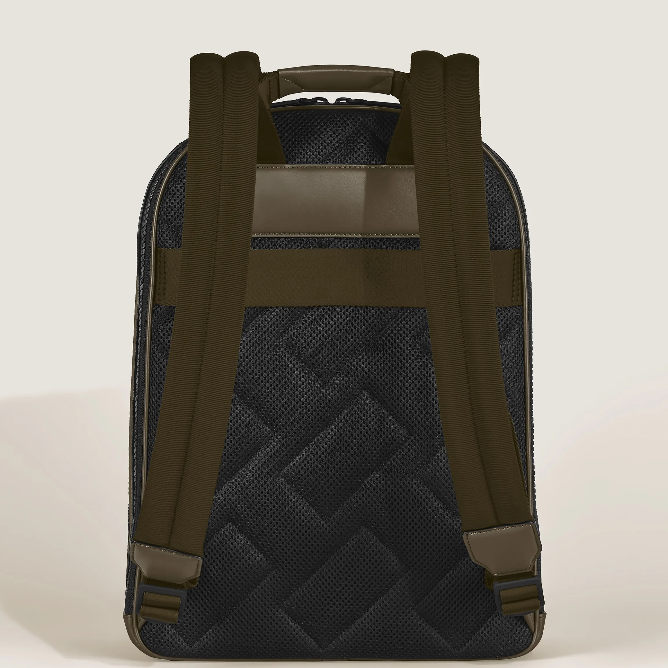 Medium Backpack with 3 Compartments in Extreme Leather