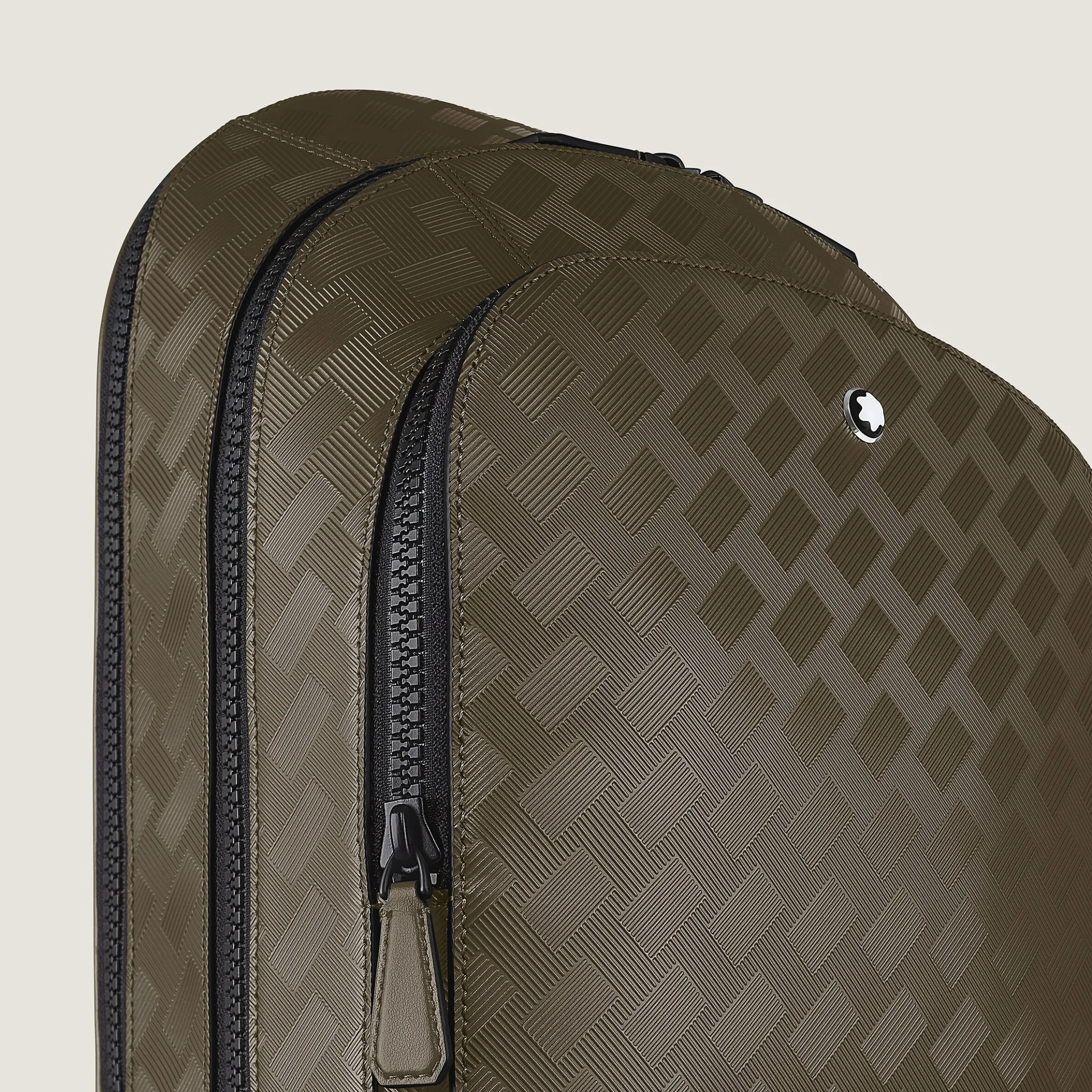 Medium Backpack with 3 Compartments in Extreme Leather