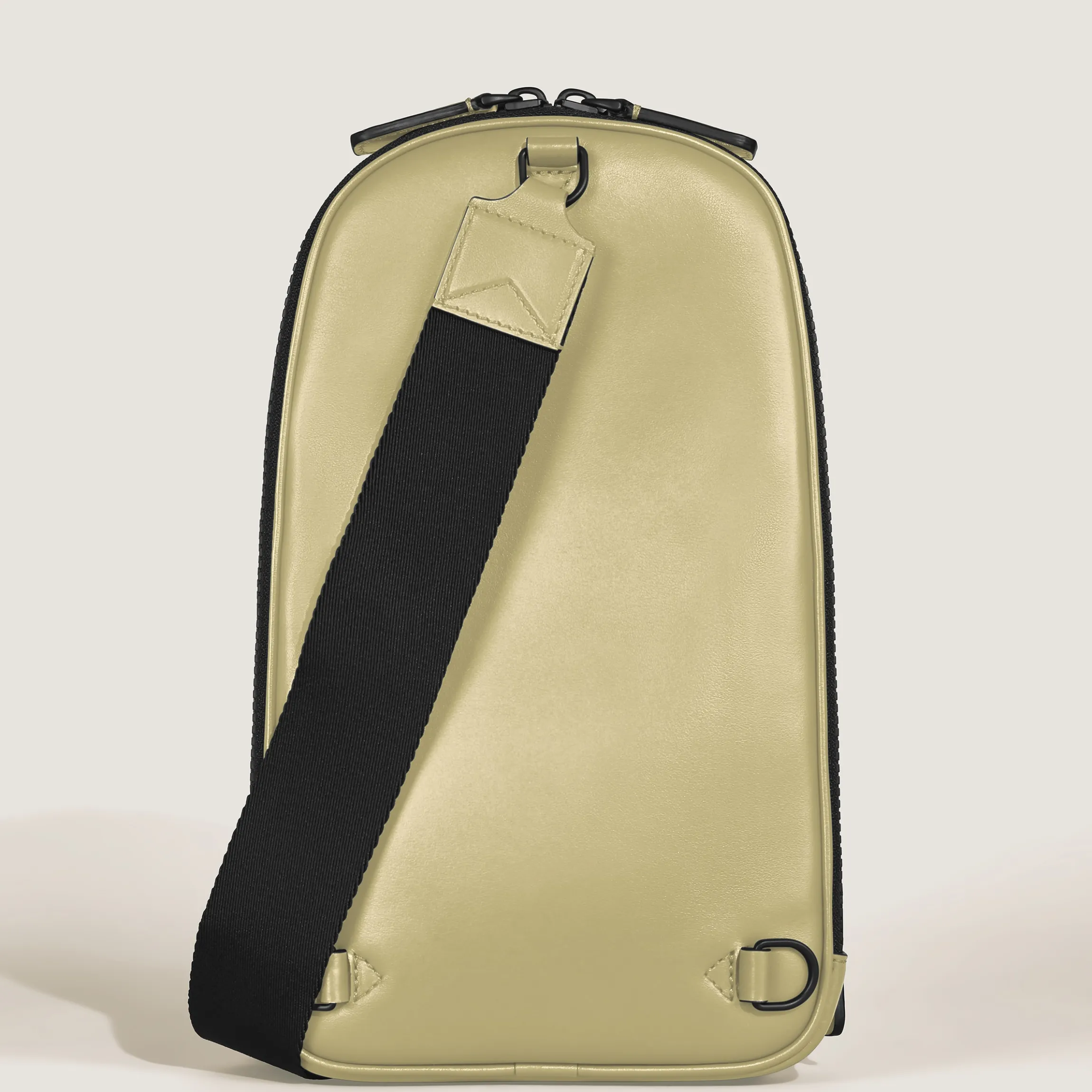 Medium On-Body Bag in Extreme Leather