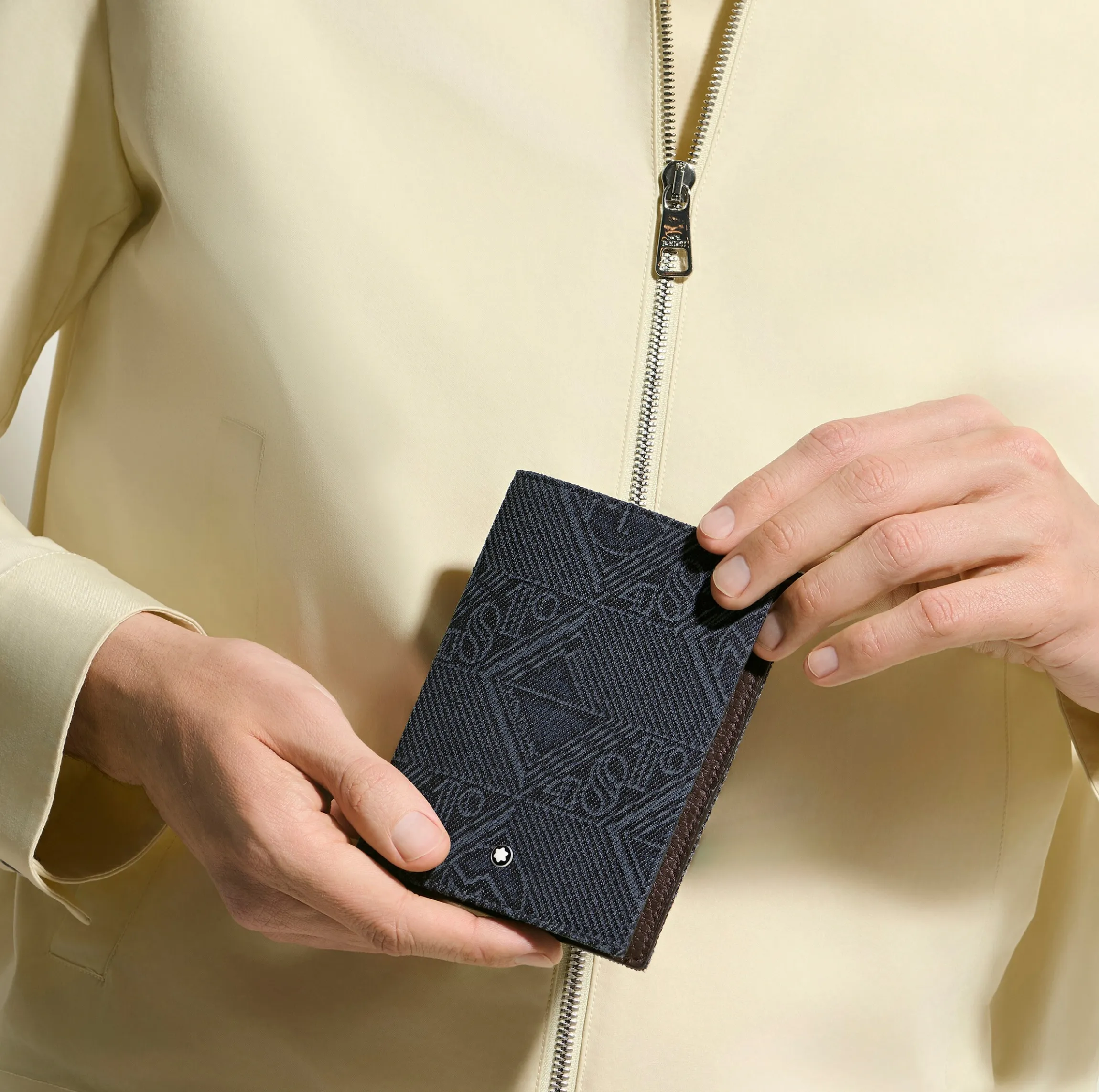 Passport Holder in 4810 Denim