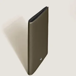Passport Holder in Extreme Leather