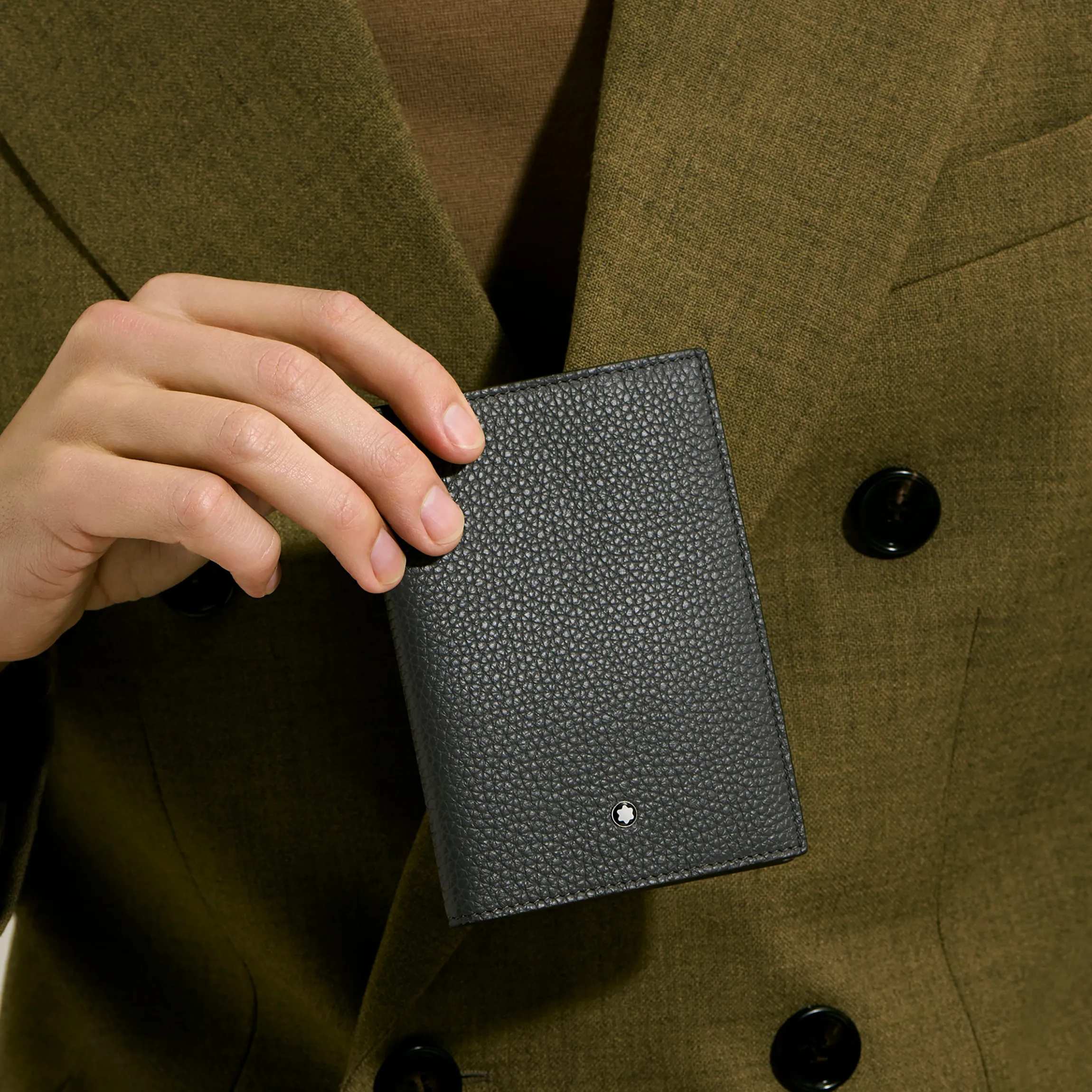 Passport Holder in Grain Leather