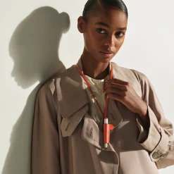 1-Pen Loop Necklace in Sartorial Leather