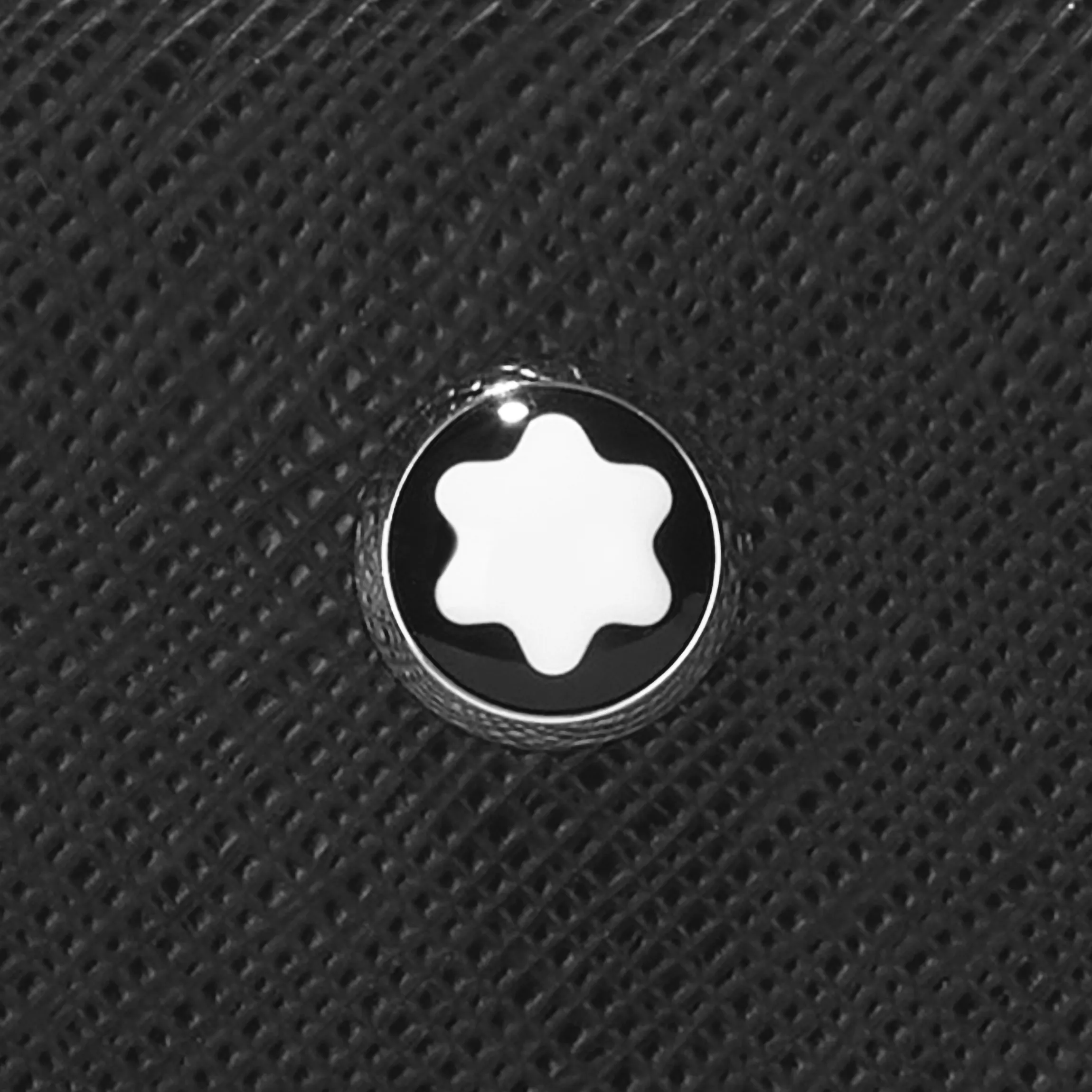 Sartorial laptop case