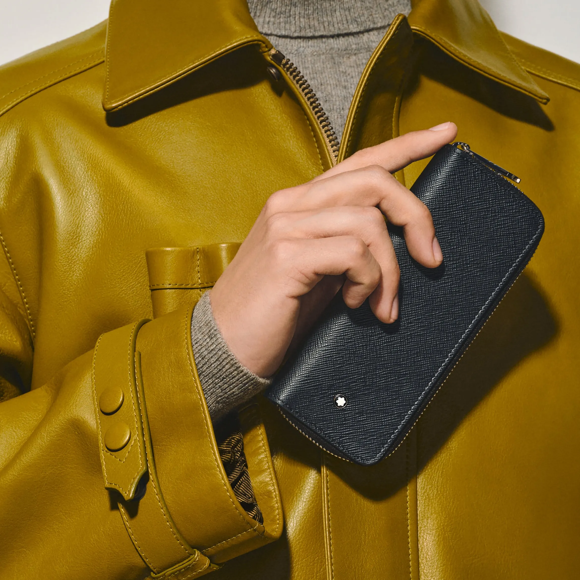 Sartorial 2 pen pouch with zip