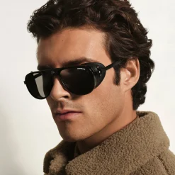 Squared Sunglasses with Black Metal Frame