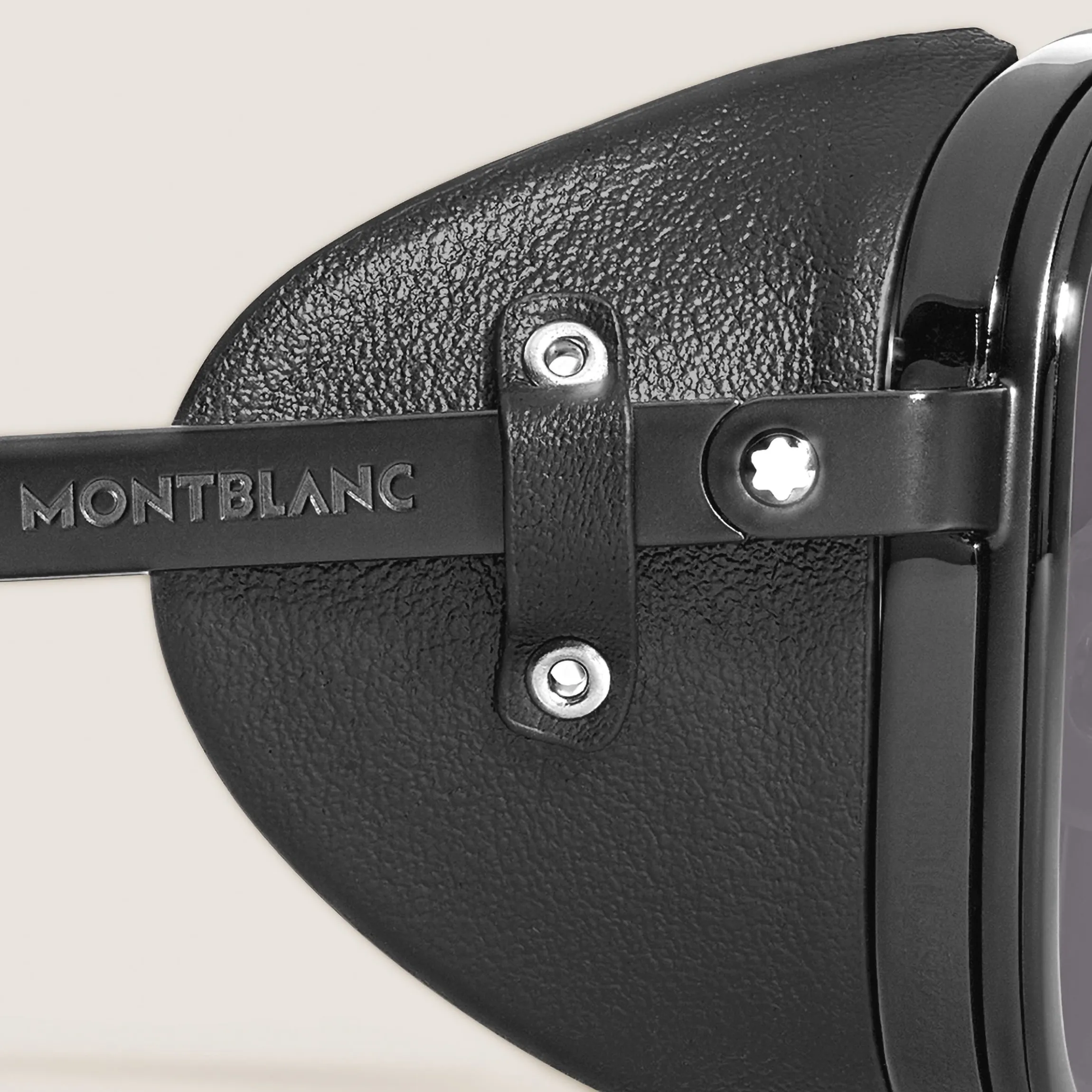 Squared Sunglasses with Black Metal Frame