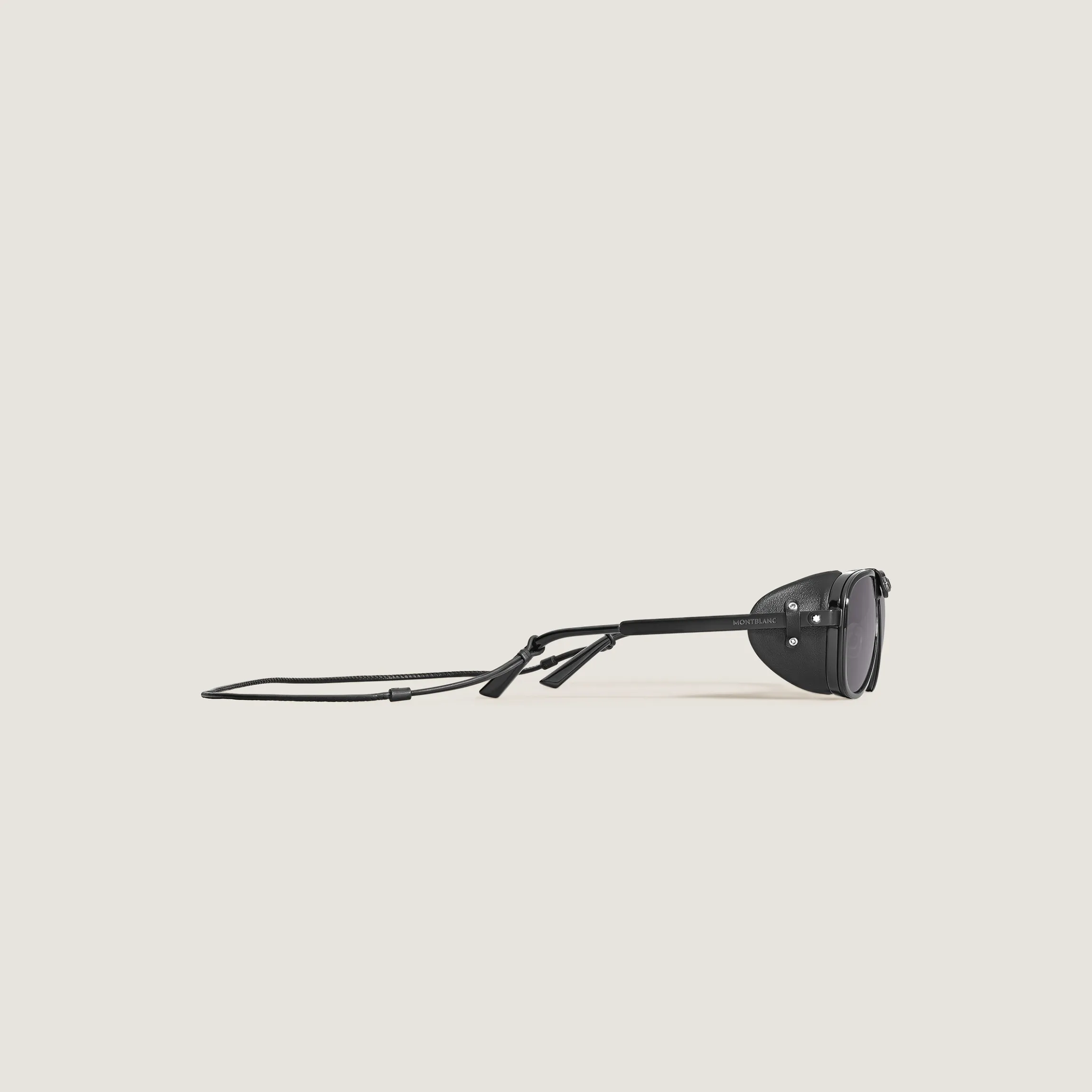 Squared Sunglasses with Black Metal Frame