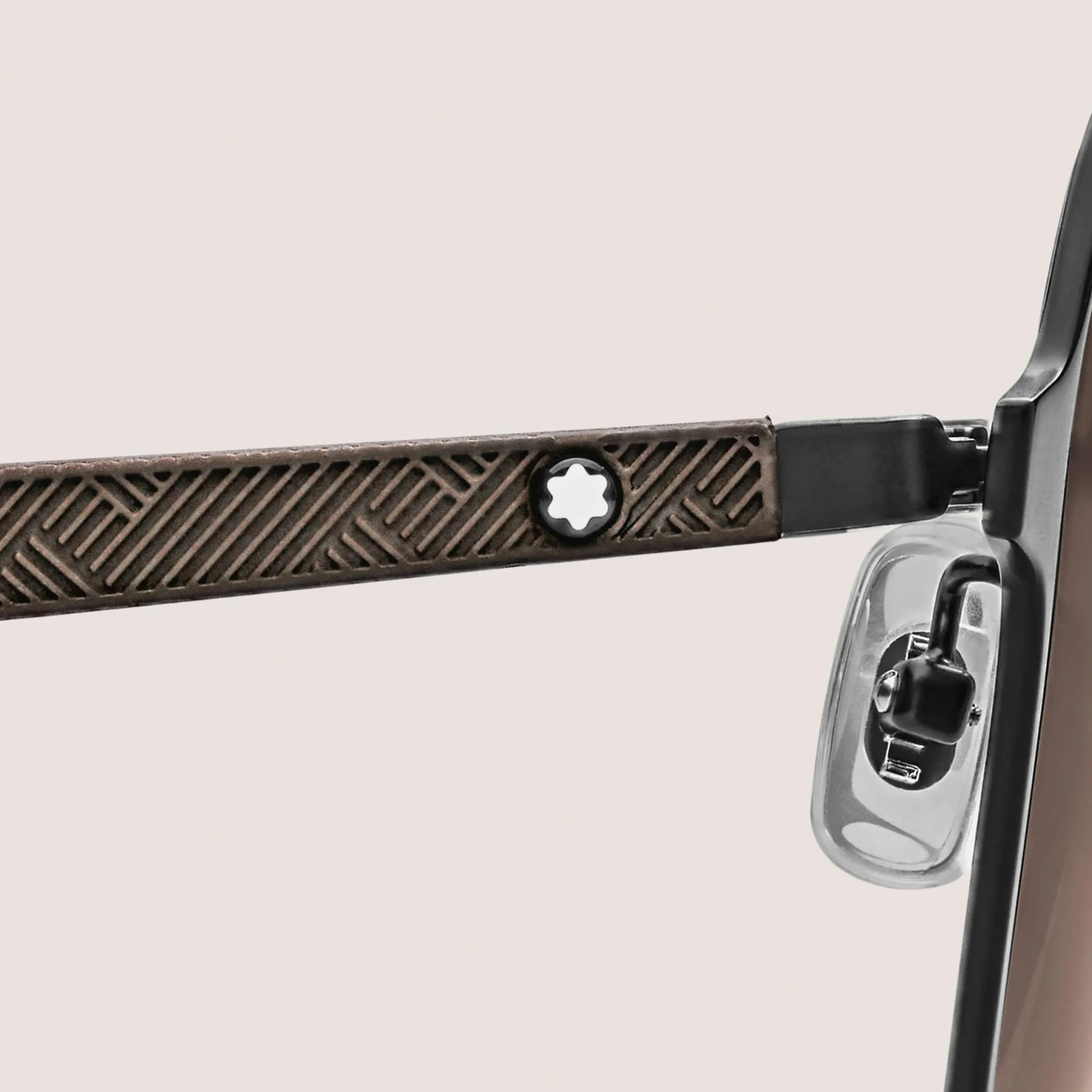 Squared Sunglasses with Black Metal Frame