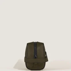 Toiletry Clutch in Extreme Leather