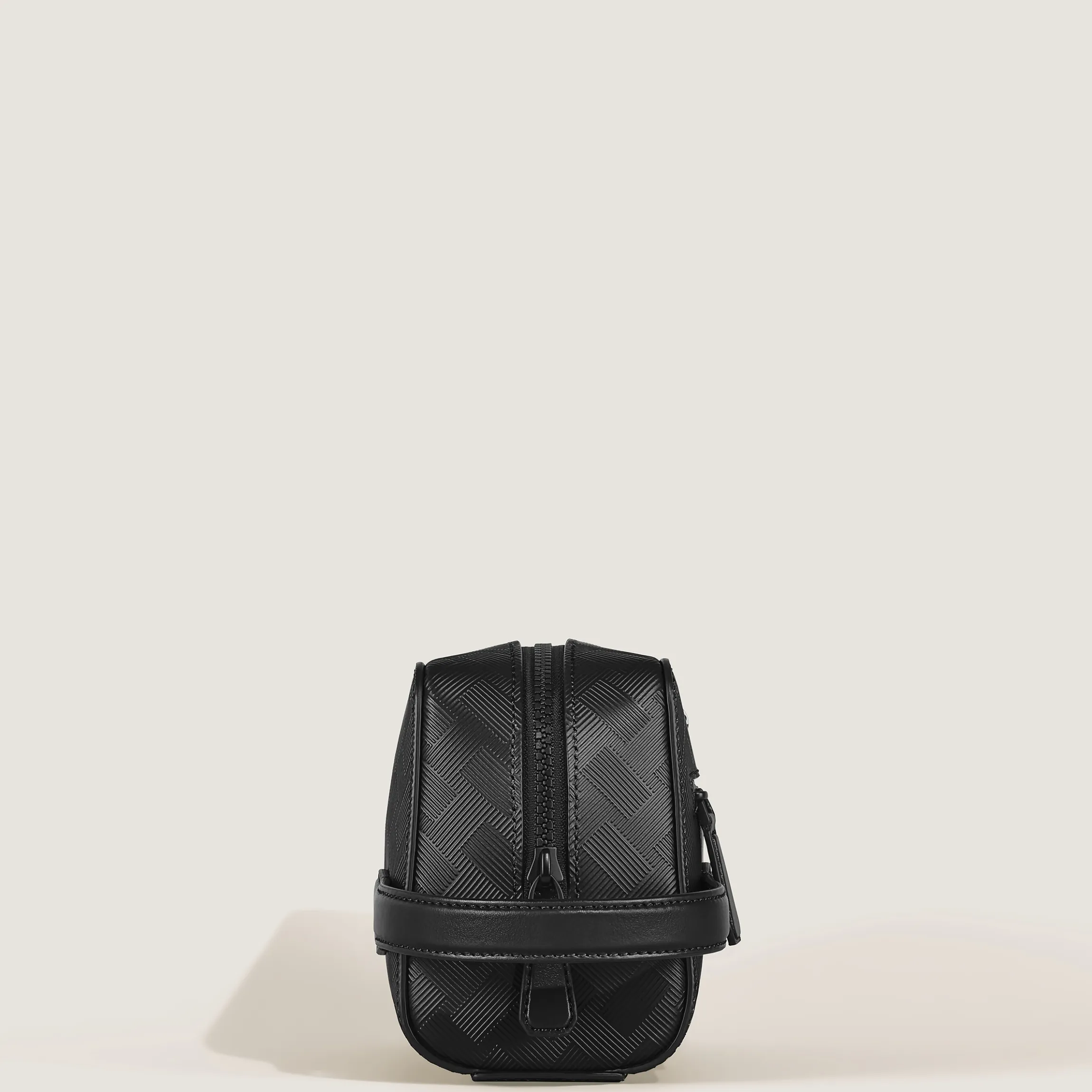 Toiletry Clutch in Extreme Leather