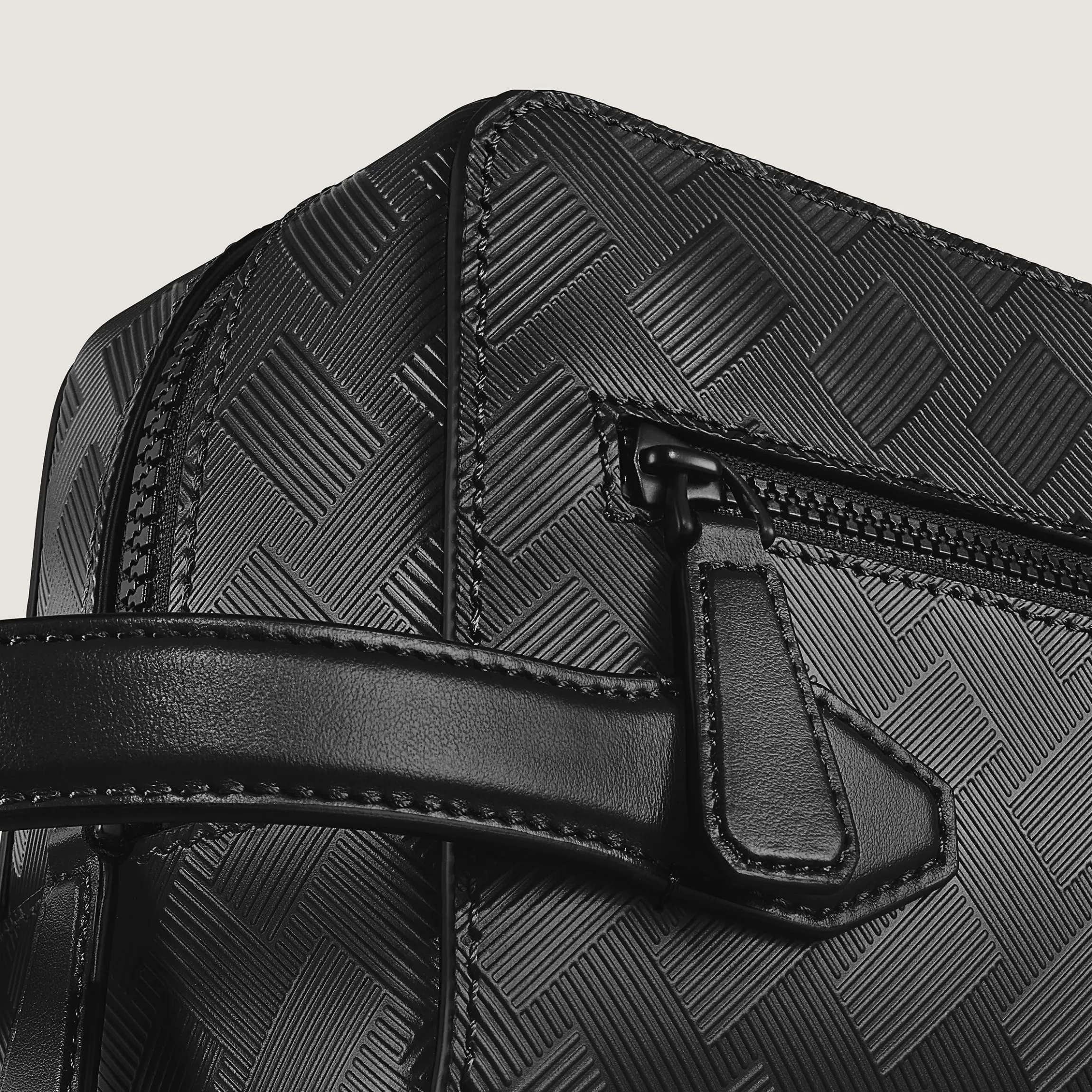Toiletry Clutch in Extreme Leather