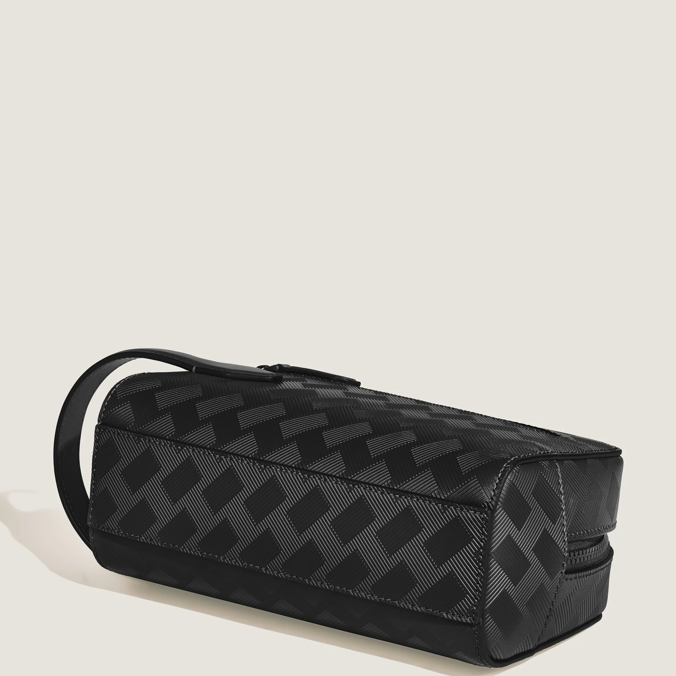 Toiletry Clutch in Extreme Leather
